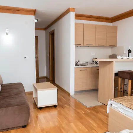 Apartment U152 *