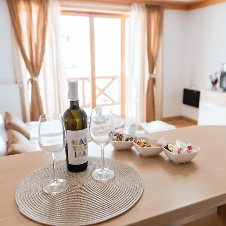 U152 Διαμέρισμα Τζαχορίνα